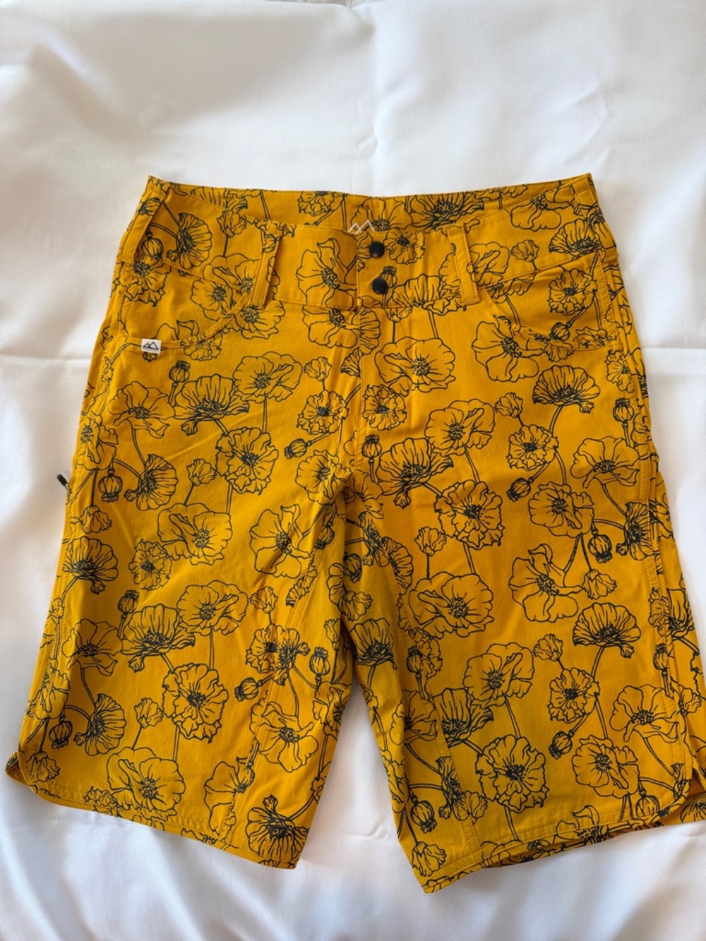 Wild Rye Women’s Bike short
Size:8